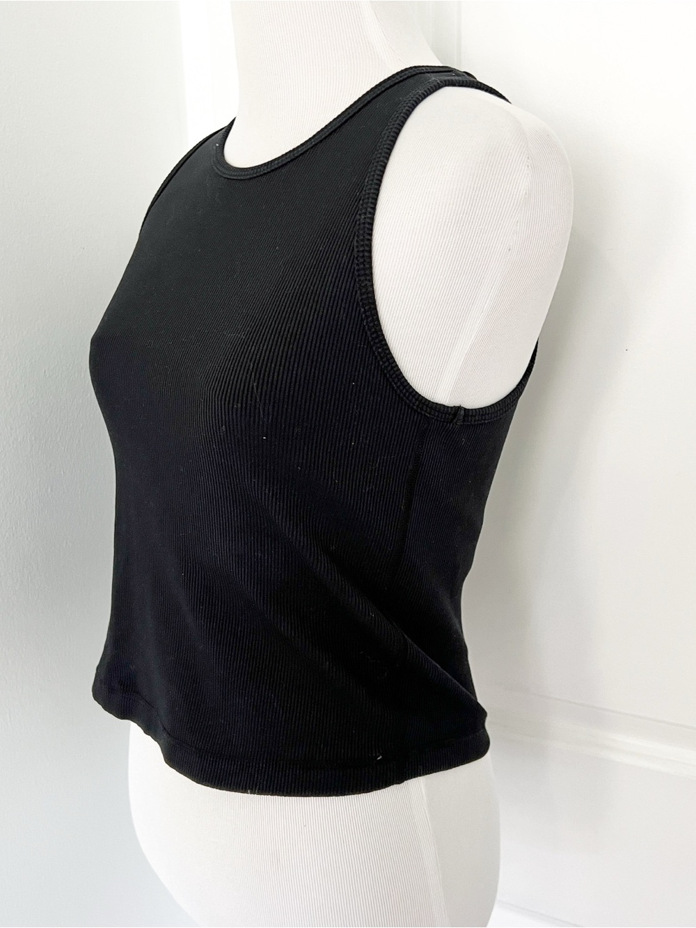 Vuori Black Ribbed Racerback Tank - Picture 2 of 4